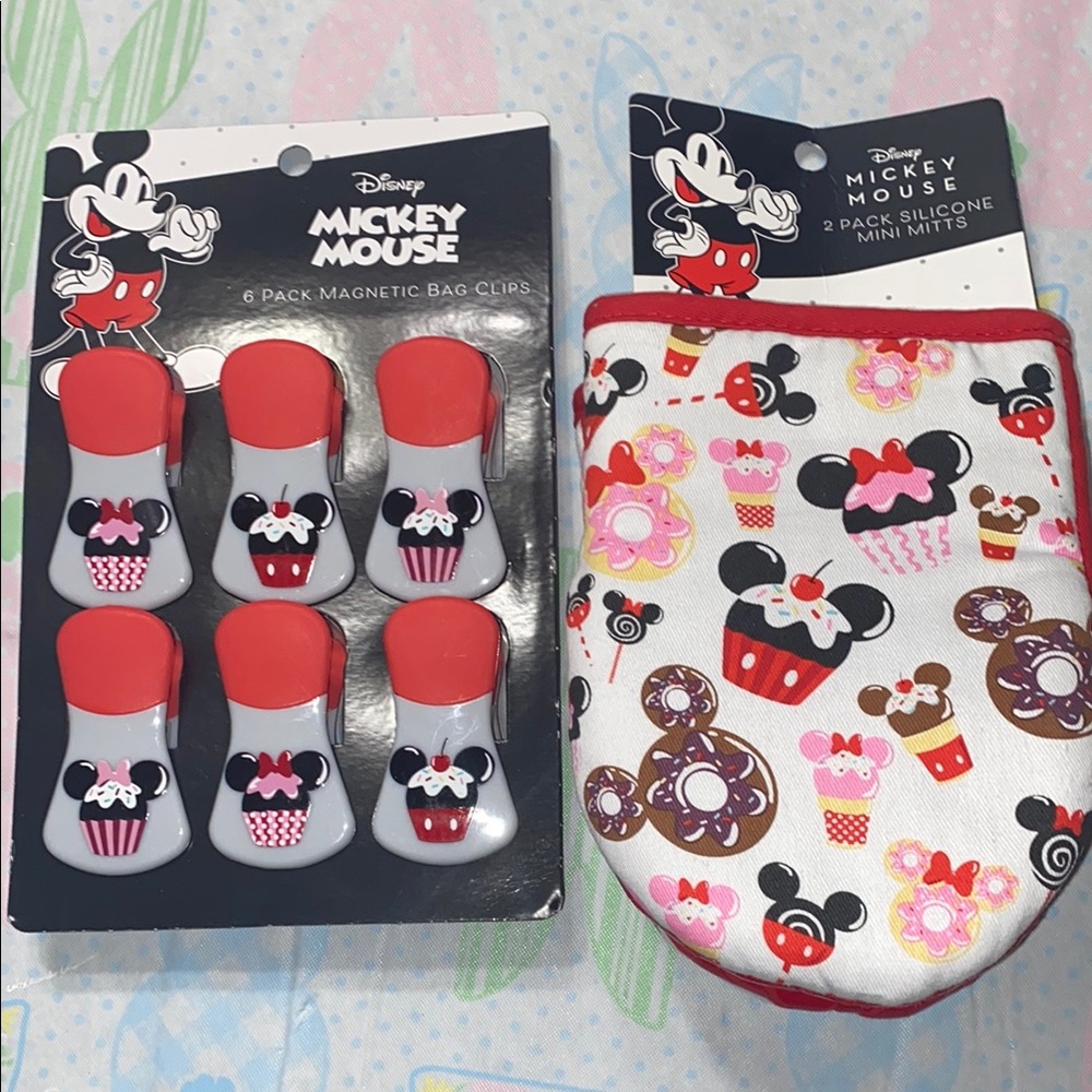Disney Mickey Mouse Bag Clips and Mini Mitts Set - Red and White